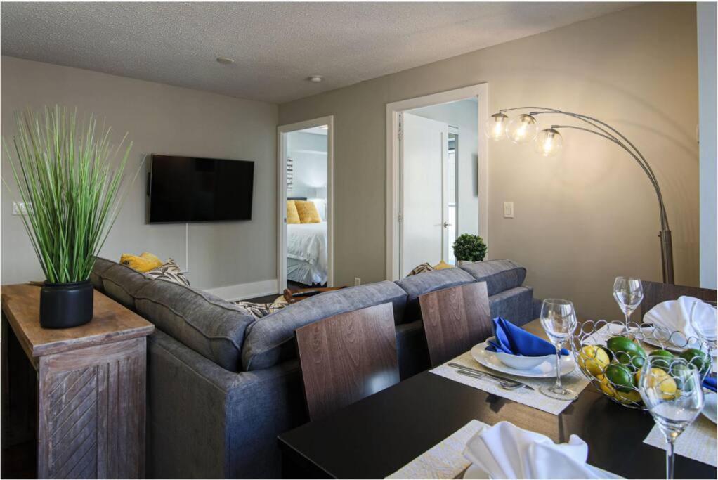 Toronto Lofts Apartment Bagian luar foto