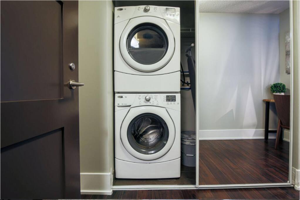 Toronto Lofts Apartment Bagian luar foto