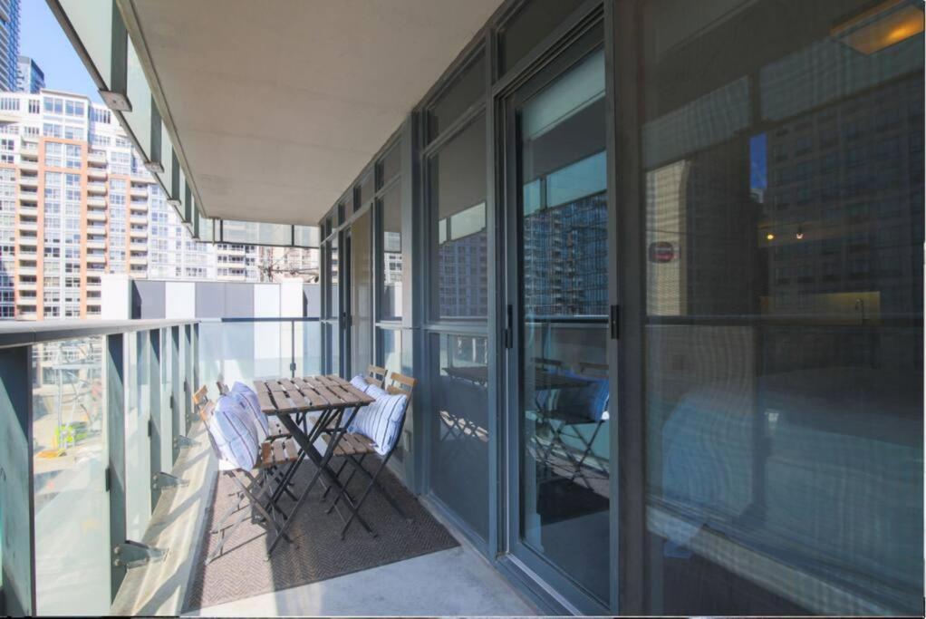 Toronto Lofts Apartment Bagian luar foto
